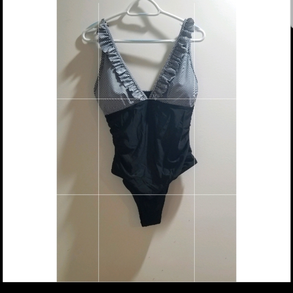One piece ruffle swimsuit
